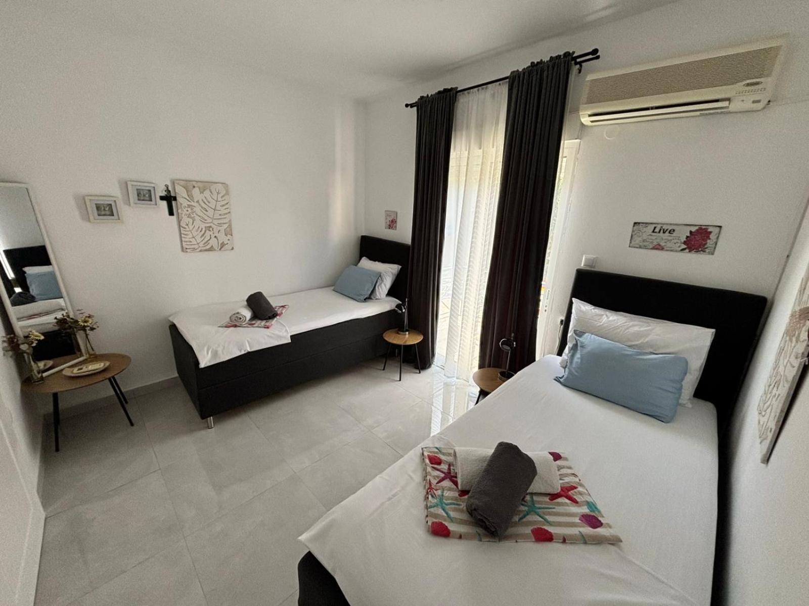 Litsa Villa Nea Iraklitsa Luaran gambar